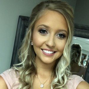 Meet your Posher, Chenoa